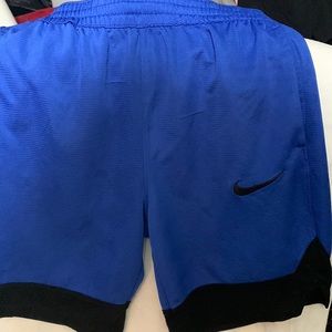 Boys Nike dri fit shorts M
